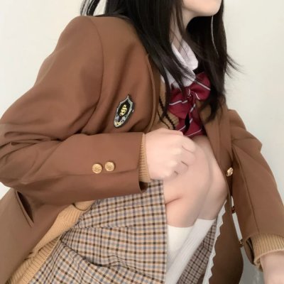 深深腥红